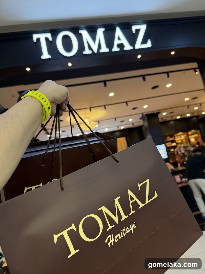TOMAZ Heritage Shop Interior