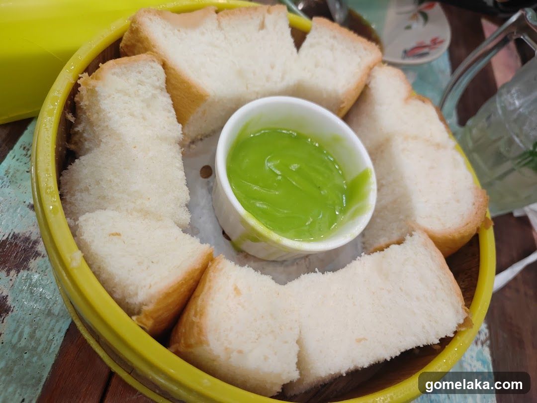 Bread with Green Dip