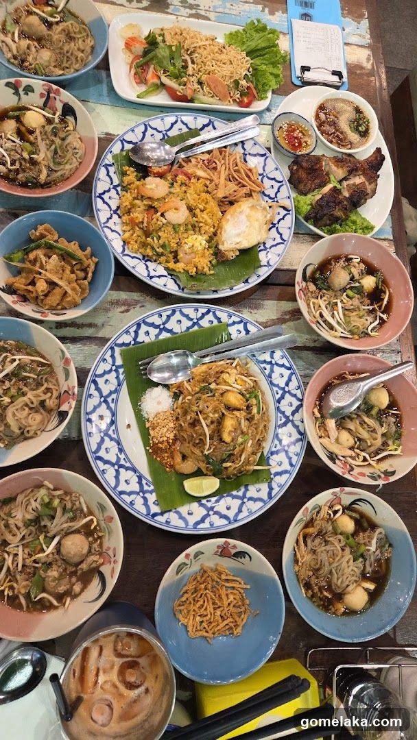 Table of Thai dishes