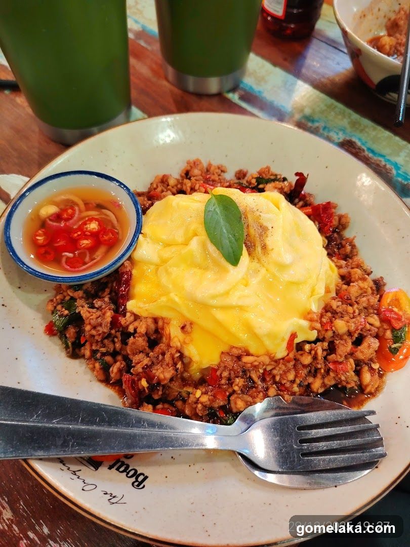 Food Plate with Egg and Spicy Meat