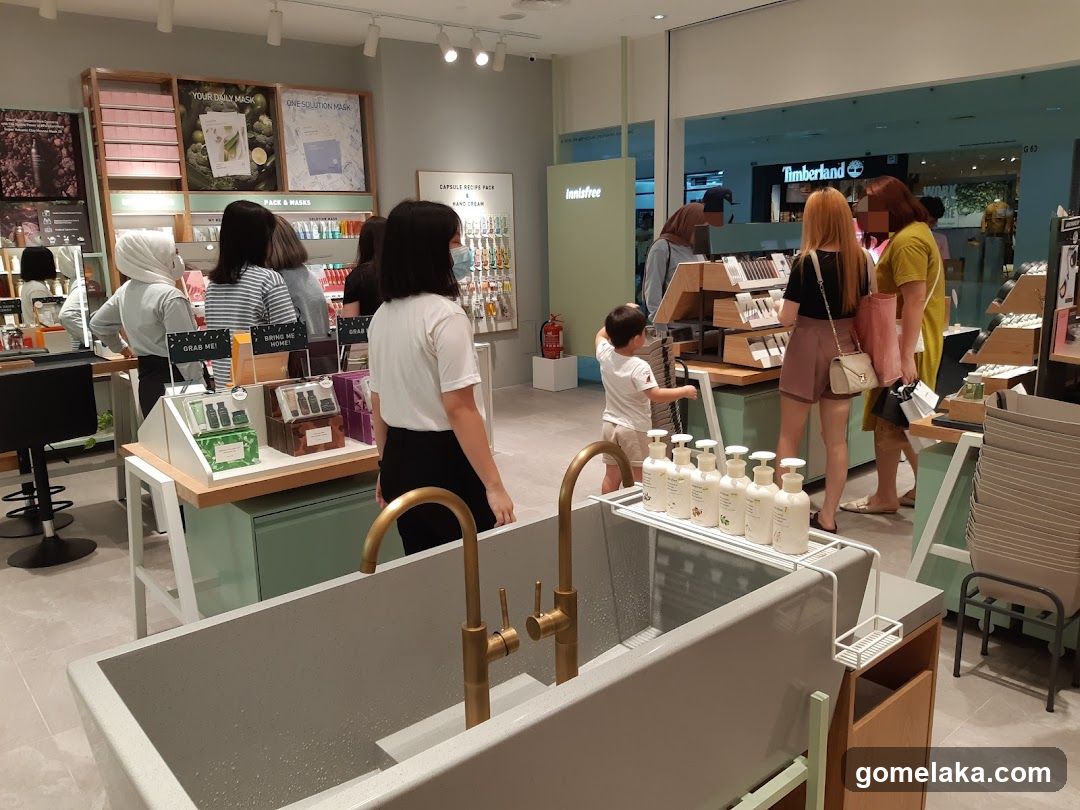 INNISFREE Mahkota Parade