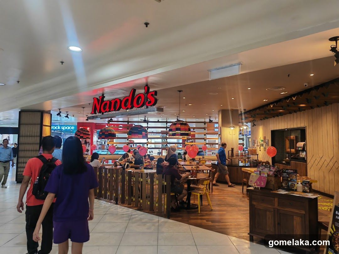 Nando's Restaurant Interior