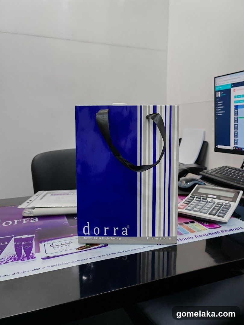 Dorra Shopping Bag on Desk