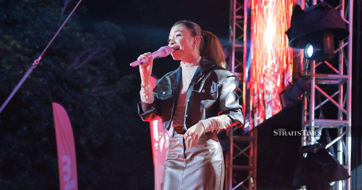 Singer Shiha Zikir on stage at Konsert Jom Heboh, MITC Ayer Keroh, September 2026